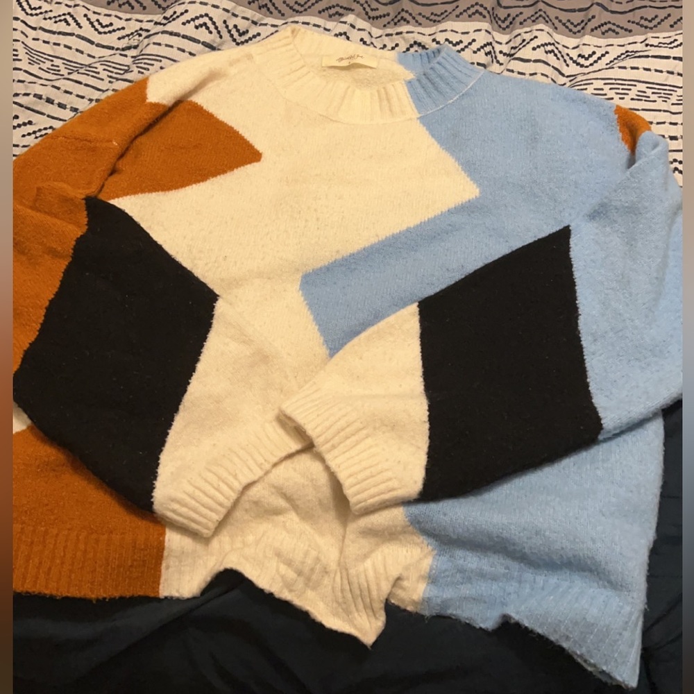 Arula Sweater